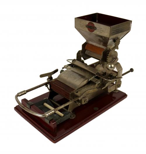 MAQUINA DE LIAR CIGARRILLOS "VICTORIA"