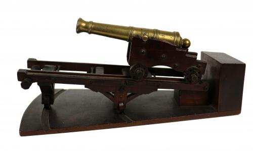 MAQUETA DE CAÑÓN EN MINIATURA