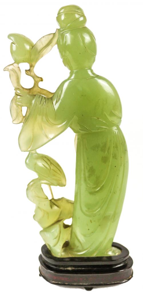 FIGURA ORIENTAL DE JADE NEFRITA