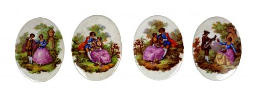 CUATRO MEDALLONES DE PORCELANA