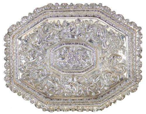 GRAN BANDEJA DECORATIVA EN PLATA