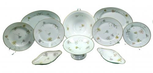 CONJUNTO DE PIEZAS DE VAJILLA EN PORCELANA FRANCESA