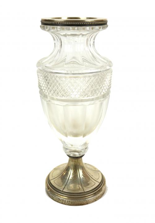 JARRÓN DE CRISTAL TALLADO Y PLATA