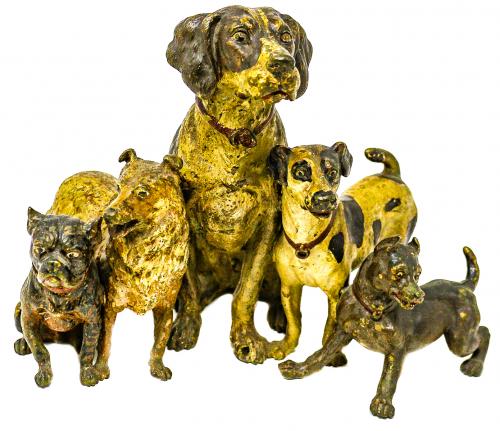 DOS FIGURAS DE "PERROS"