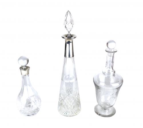 TRES BOTELLAS LICORERAS DE LOS AÑOS 60-70