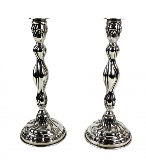 PAREJA DE CANDELEROS EN PLATA