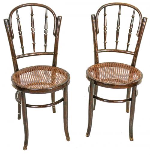 PAREJA DE SILLAS ESTILO THONET