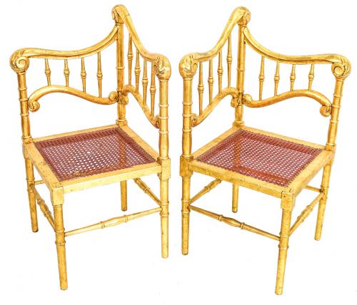 PAREJA DE SILLAS "ESQUINERAS"