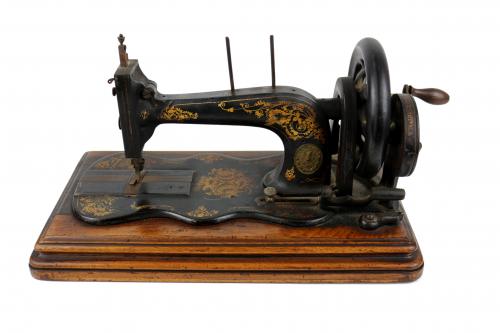MAQUINA DE COSER DE SOBREMESA