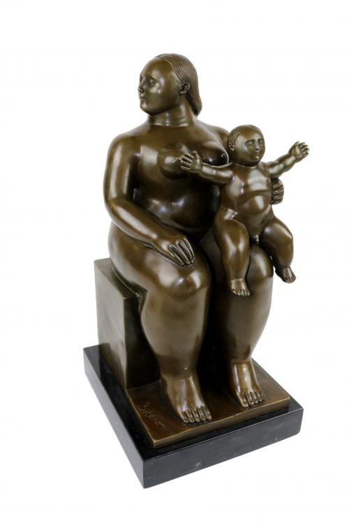 FIGURA EN BRONCE "MADRE CON NIÑO"