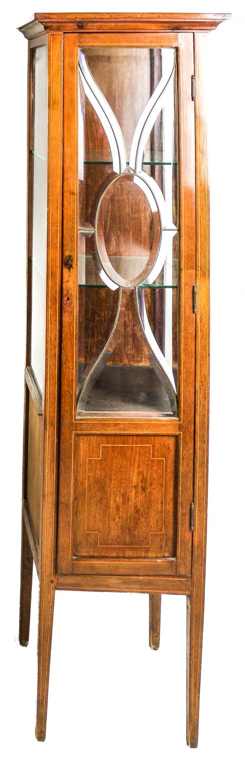 VITRINA DEL PRIMER TERCIO DEL S.XX