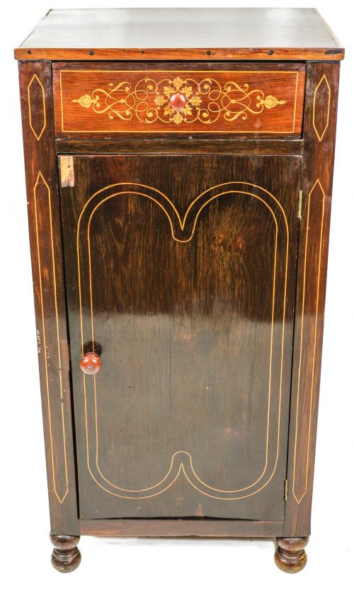 PEQUEÑO MUEBLE AUXILIAR DEL PRIMER TERCIO DEL S.XX