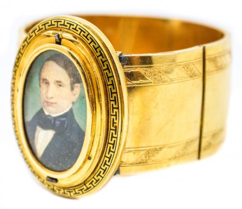 PULSERA CON MINIATURA DEL S.XIX