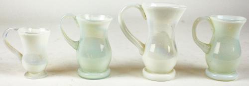 LOTE DE CUATRO COPAS DE OPALINA BLANCA