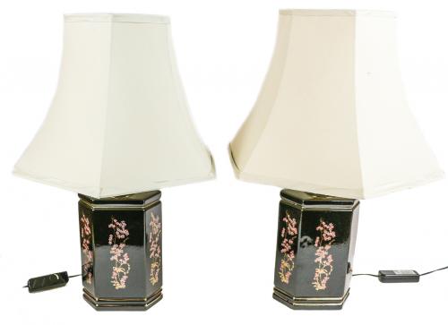 PAREJA DE LÁMPARAS DE ESTILO ORIENTAL