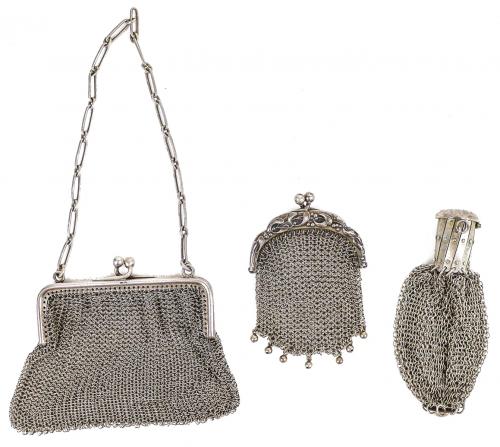 TRES BOLSITOS DE MALLA DE PLATA