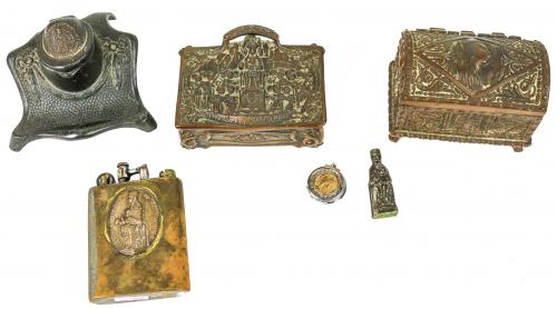 LOTE DE OBJETOS CON LA VIRGEN DE MONTSERRAT.