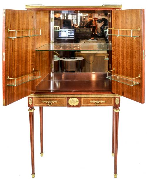 MUEBLE BAR DEL TERCER CUARTO DEL S.XX