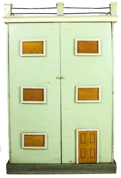 CASITA DE MUÑECAS CON COMPLEMENTOS AÑOS 50