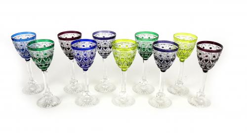 CONJUNTO DE 10 COPAS EN CRISTAL TALLADO