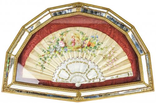 ABANICO CON ABANIQUERA DE FINALES DEL S.XIX