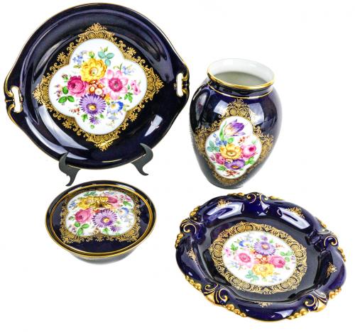 CONJUNTO DE CUATRO PIEZAS EN PORCELANA "HUTSCHENREUTHER"