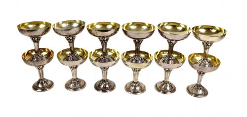 CONJUNTO DE 12 COPAS EN PLATA