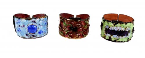 TRES PULSERAS DE ESMALTE