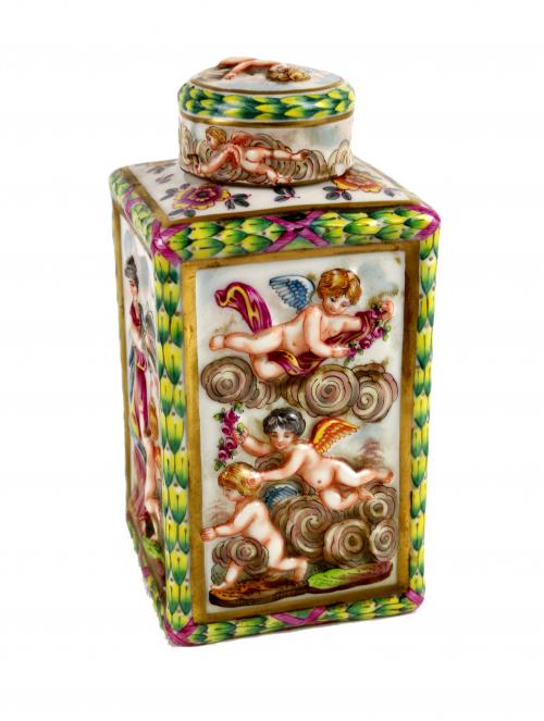 TARRO EN PORCELANA DE "NAPOLES"