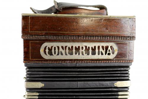 BANDONEON CONCERTINA ALEMANA DE PRIMER TERCIO DEL S.XX.