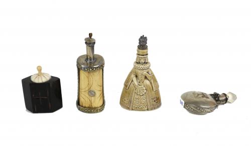 LOTE DE CUATRO PERFUMEROS DE SEGEGUNDA MITAD DE S. XX