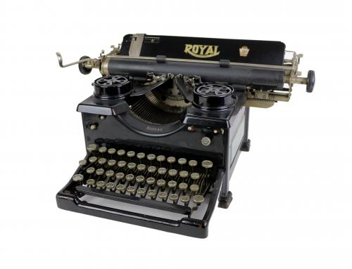MAQUINA DE ESCRIBIR "ROYA"