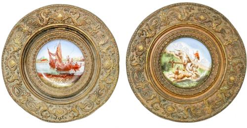 PAREJA DE PLATOS DECORATIVOS DE FINALES DEL S.XIX