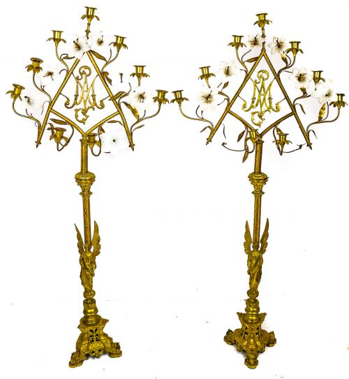 PAREJA DE CANDELABROS DE IGLESIA