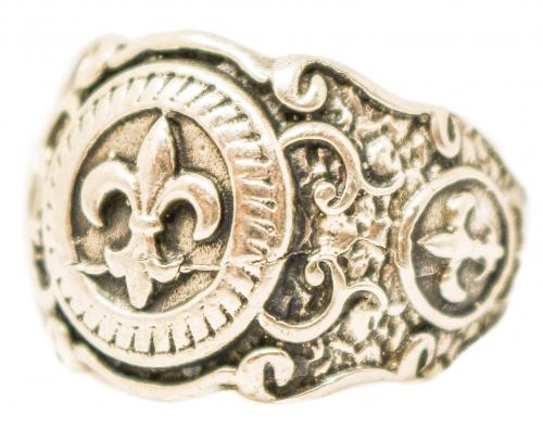 ANILLO CON FLOR DE LIS