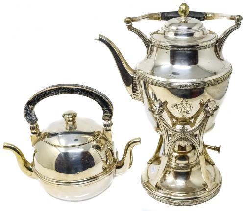 SAMOVAR Y TETERA EN METAL PLATEADO