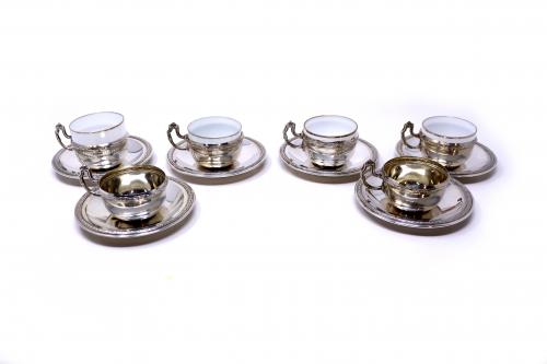 SEIS TAZAS CON PLATO EN PLATA