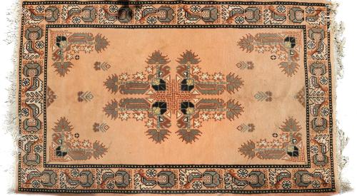 ALFOMBRA EN LANA DE ESTILO ORIENTAL