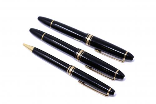 DOS PLUMAS Y BOLIGRAFO MONTBLANC