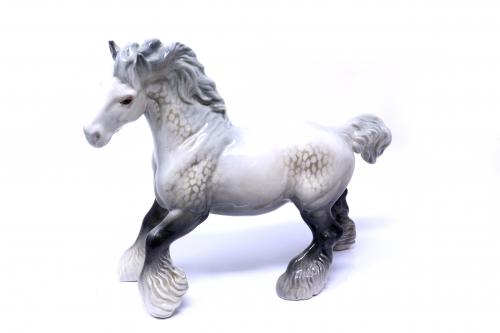 FIGURA EN PORCELANA "PERCHERON"