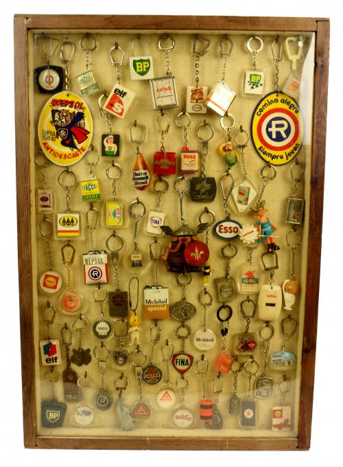 COLECCION DE LLAVEROS DE MARCAS DE GASOLINA