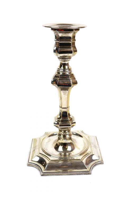 CANDELERO DE PLATA DEL ÚLTIMO CUARTO DEL S.XX