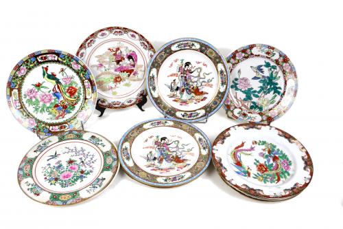 LOTE DE 11 PLATOS DE PORCELANA ORIENTAL