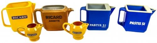 6 JARRAS DE ANISSETTE RICARD DE CERÁMICA Y PLÁSTICO