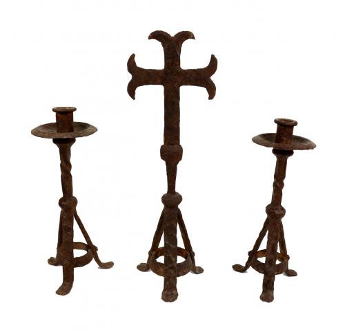 CRUZ Y DOS CANDELEROS DE PRINCIPIOS DEL S.XX