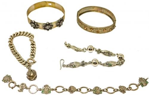 LOTE DE CINCO PULSERAS DEL S.XIX Y PPS. S.XX