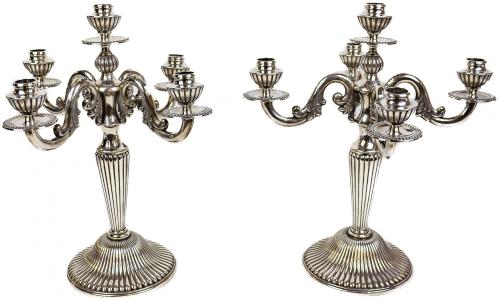PAREJA DE CANDELABROS EN PLATA