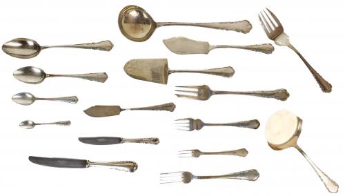 CUBERTERIA EN PLATA PARA 12 SERVICIOS