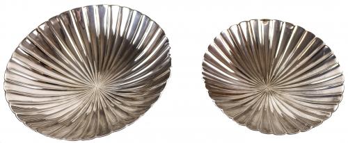 DOS CENTROS DE MESA EN PLATA DE MEDIADOS DEL S.XX