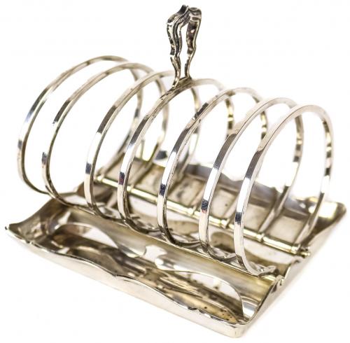 SOPORTE PARA TOSTADAS EN PLATA DE LA SEGUNDA MITAD DEL S.XX